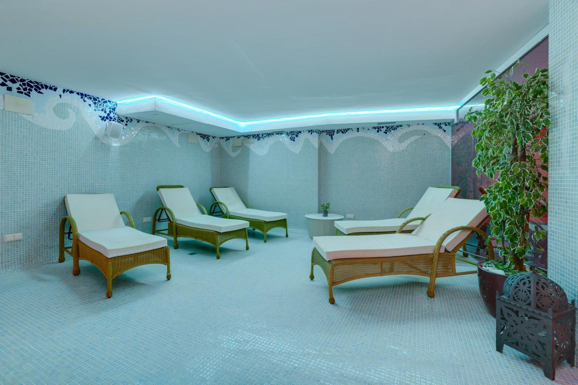 Daniya Denia Spa & Business 4* Exteriör bild